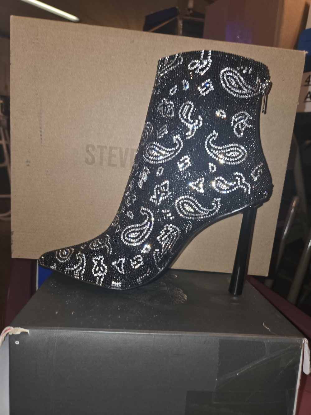 Steve Madden Robyn 8.5 Sparkle Black Embellished Paisley Ankle Boots New In Box